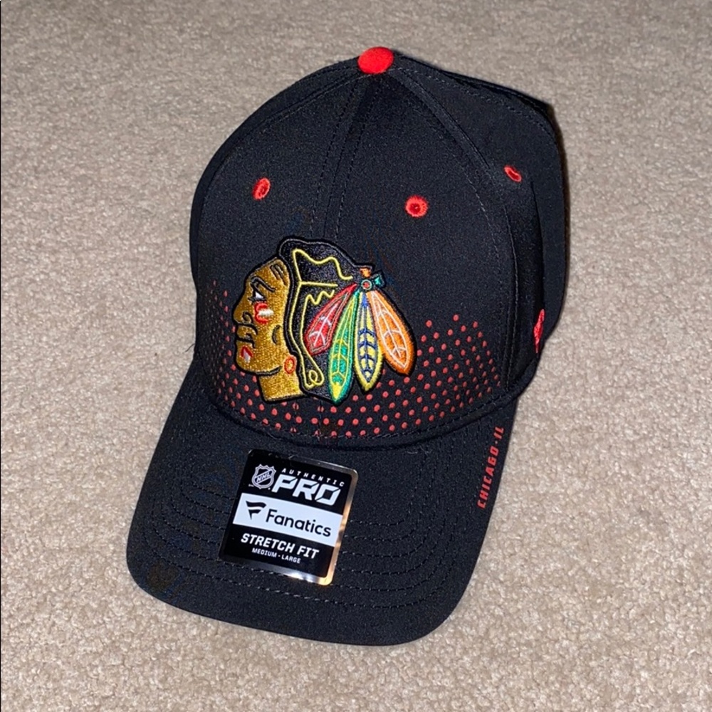 Fitted Blackhawks hat